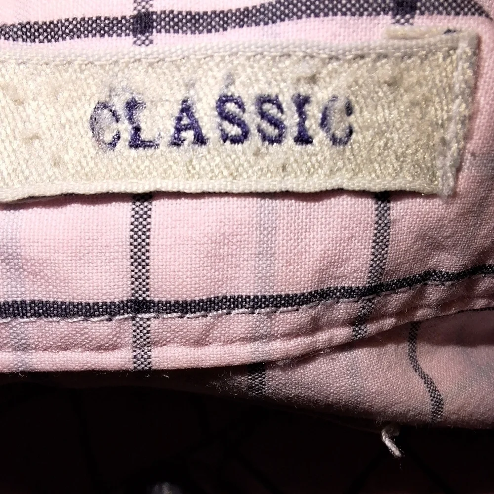 A J. Crew Classic long sleeve button-down shirt in a mens size medium